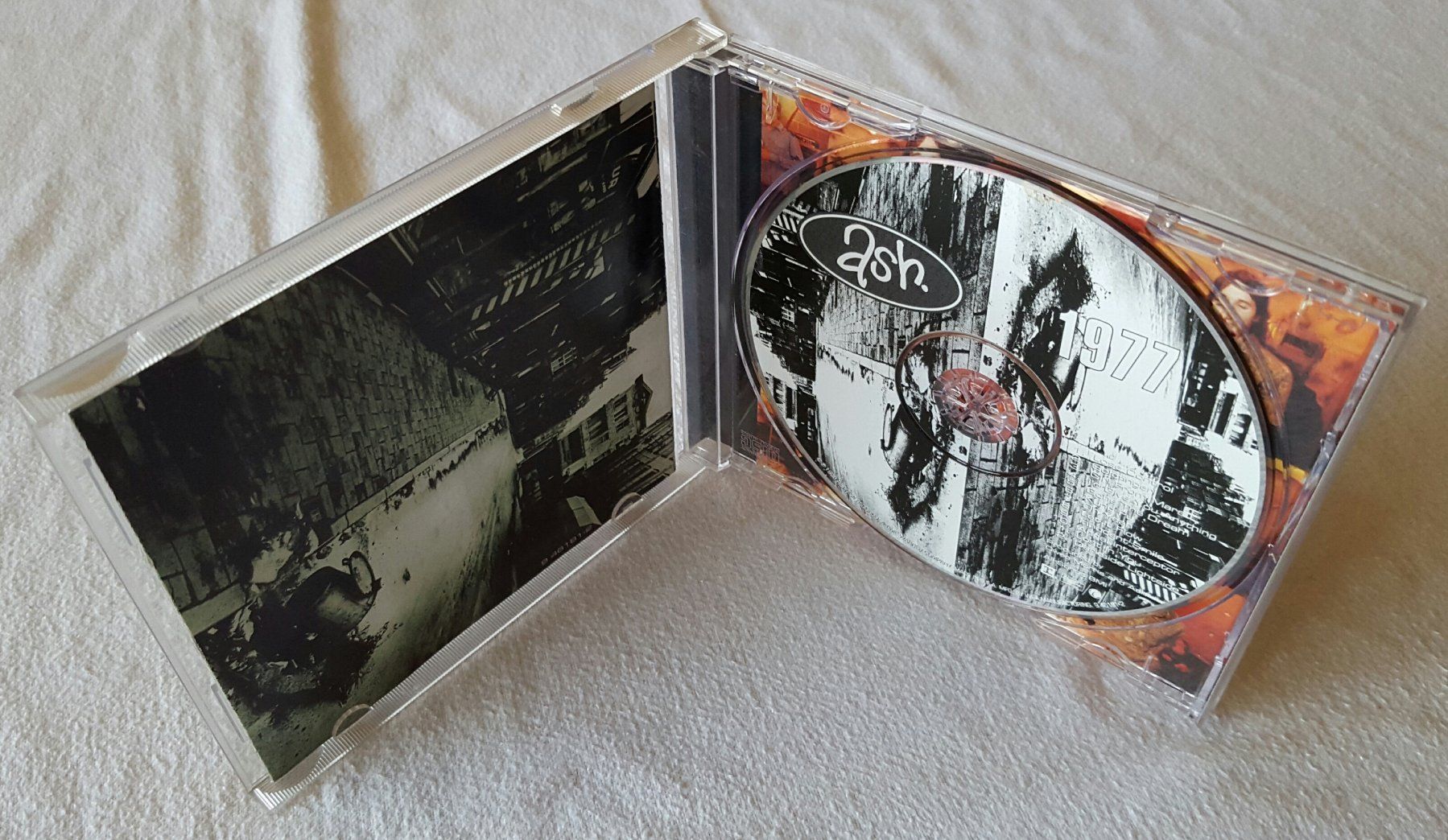 CDs: Ash – 1977 - CD - 1996 - US First Press - Reprise Records – Gebraucht aus Uster von Zardodel 3