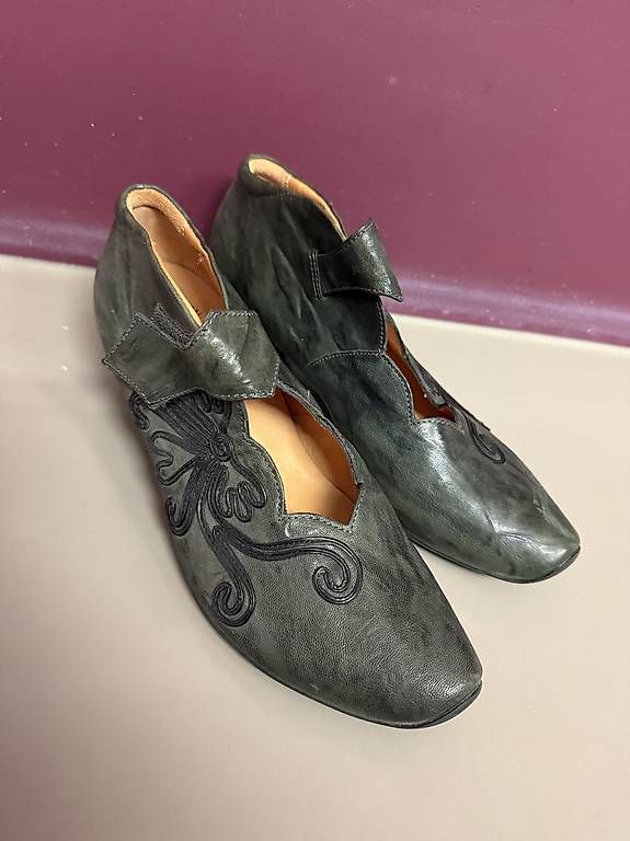 Scarpe da donna: Absatzschuhe – Usato da Herisau venduto da nik_vb25 2