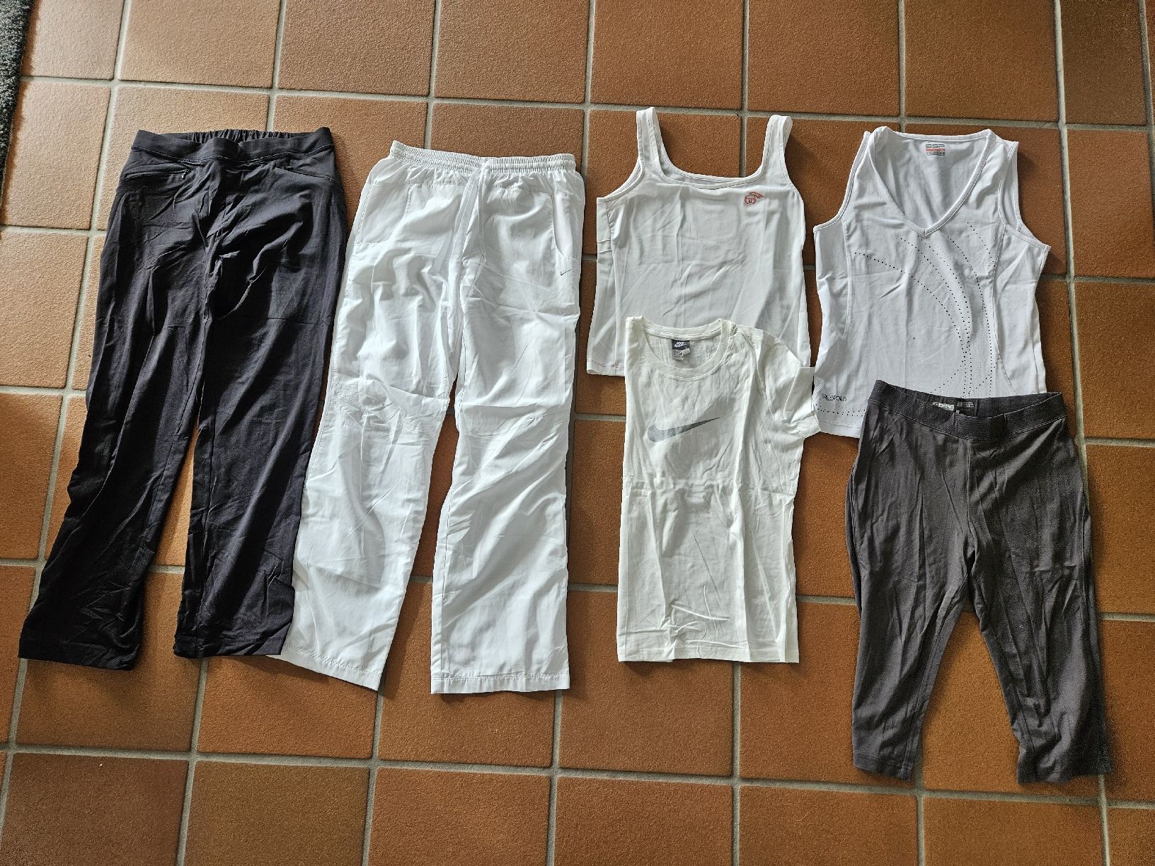 Lotti di vestiti: 6-tlg. Sportkleidung Set  – Usato da Eschenbach SG venduto da MarThu 1