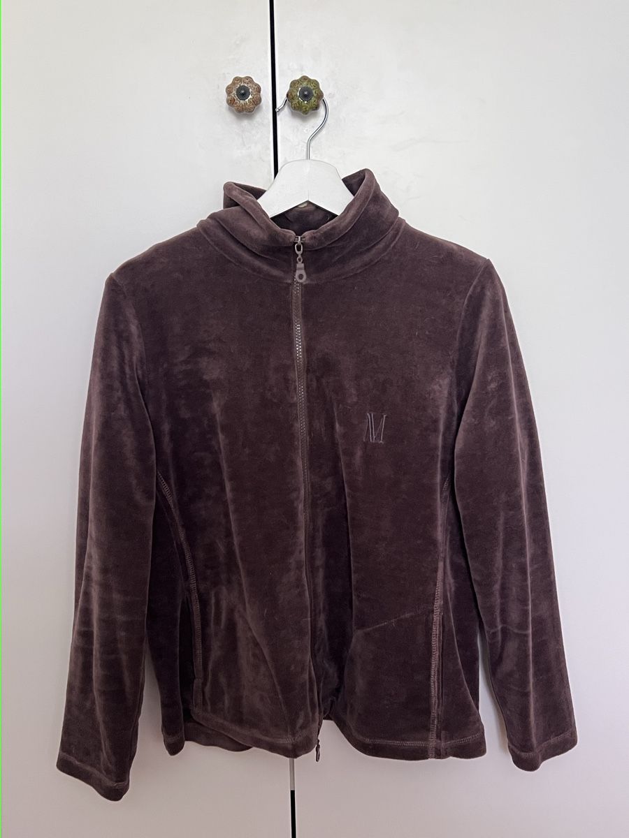 Kleiderpakete: ensemble velours, taille M – Gebraucht aus Les Acacias von yucieg