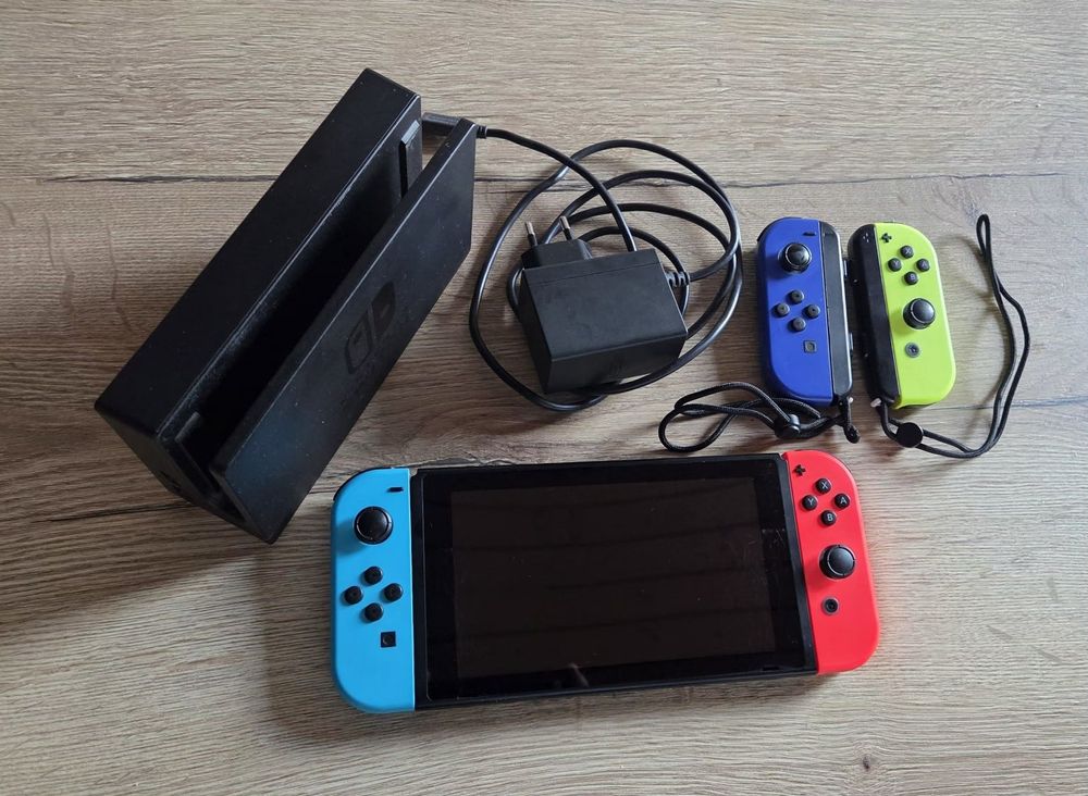 Nintendo Switch Set (inkl. 128 GB microSDX, 2 zus. Joy-Cons) (D ...