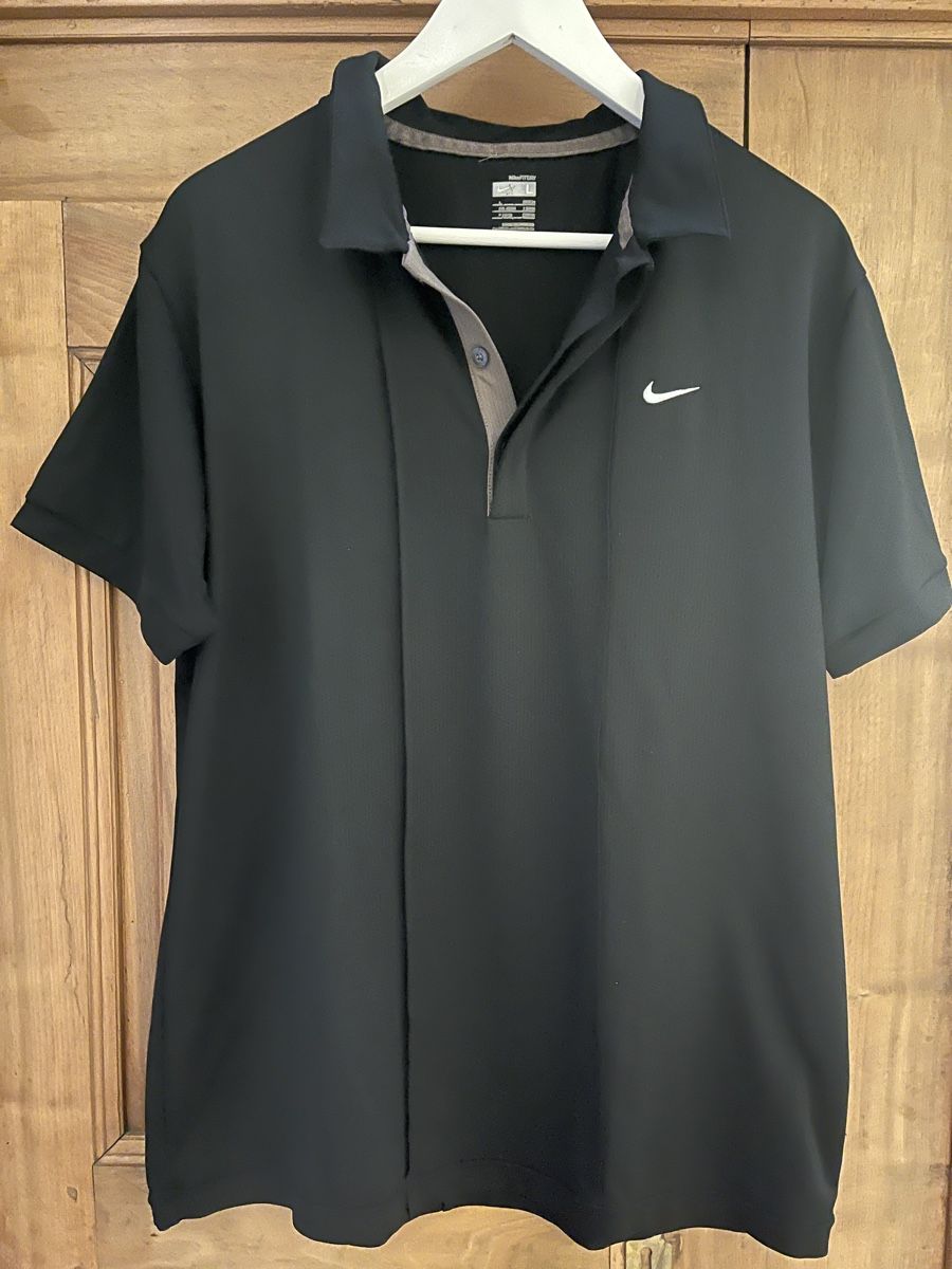 Nike T-Shirts: schwarze T-Shirts von Nike – Gebraucht aus Bonstetten von lala_123 2