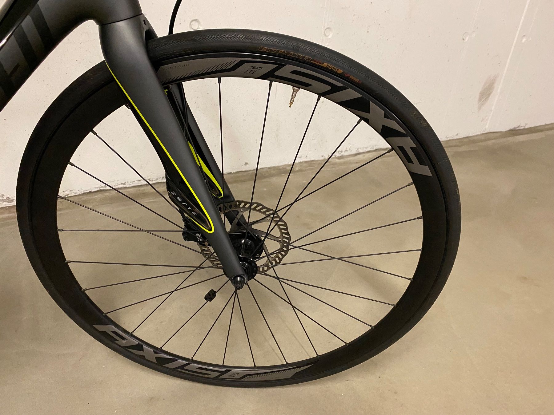 Specialized Velos: Specialized - Sirrus Carbon “S” - ParisRoubaix suspension – Gebraucht aus Männedorf von  8