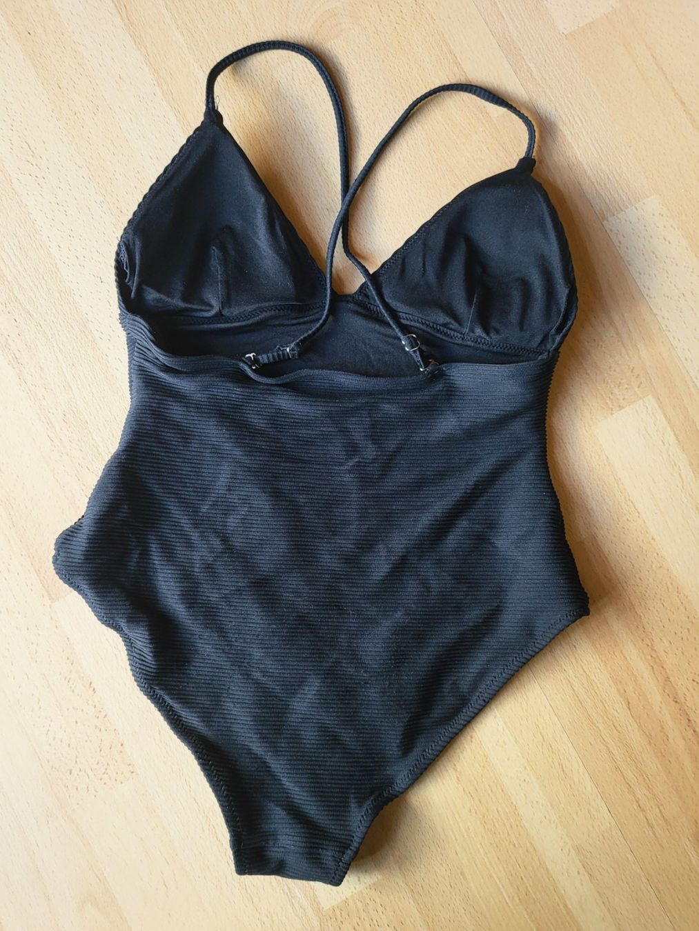 H&M Costumi da bagno & Bikini: Badeanzug schwarz Grösse 36 – Usato da Eggiwil venduto da kariiina 2