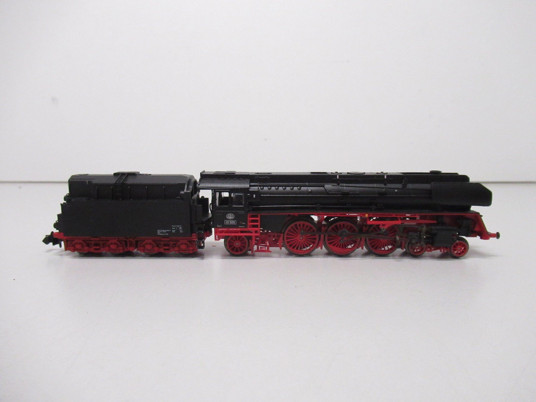 Trix Modellini di ferrovie: Minitrix 12421 Ulmer Eisenbahnfreunde Museums Dampflok BR 01 – Usato da Basel venduto da mhmarken 1