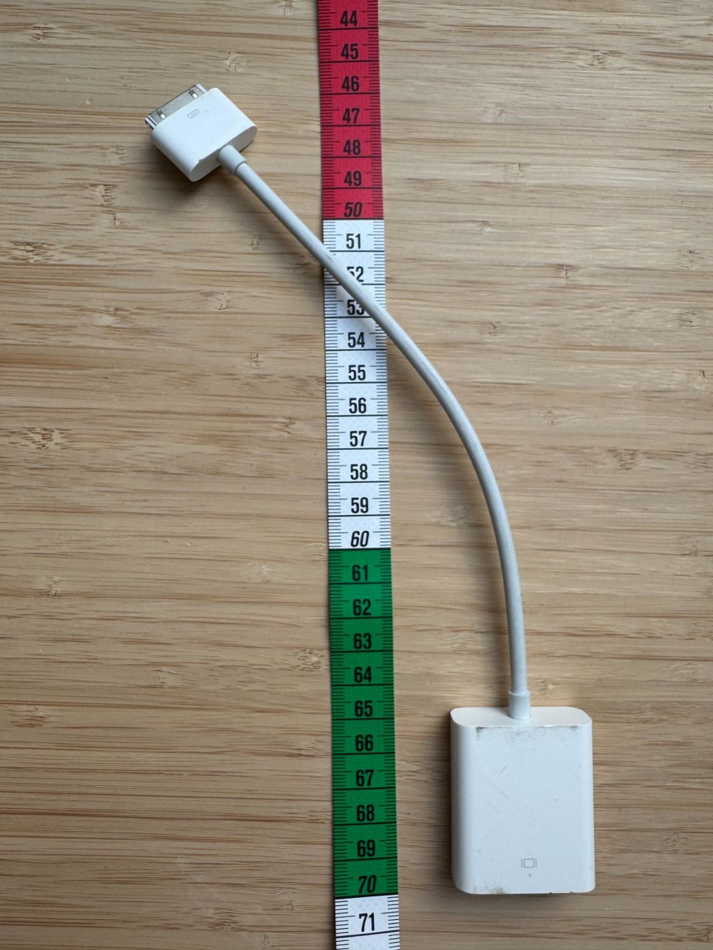 Apple Laufwerke & Adapter: Apple 30 Pin to VGA - Adapter – Gebraucht aus Winterthur von YaV 2
