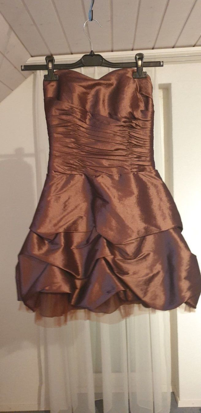 Vestiti: Cocktailkleid – Usato da Amlikon-Bissegg venduto da Schnuefeli4 2