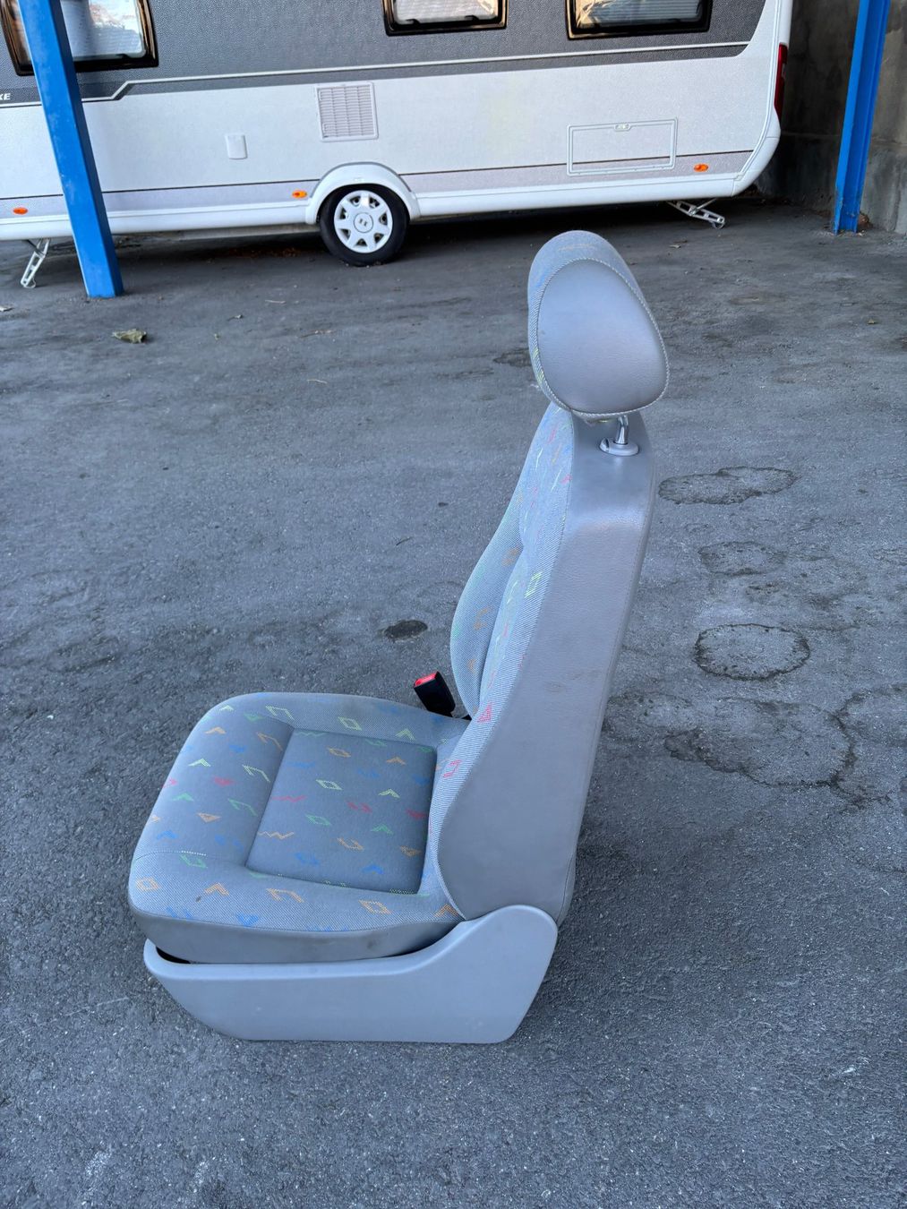VW Tutti pezzi di ricambio auto: VW T5 Fahrersitz – Usato da Gams venduto da mir_n5kk 5