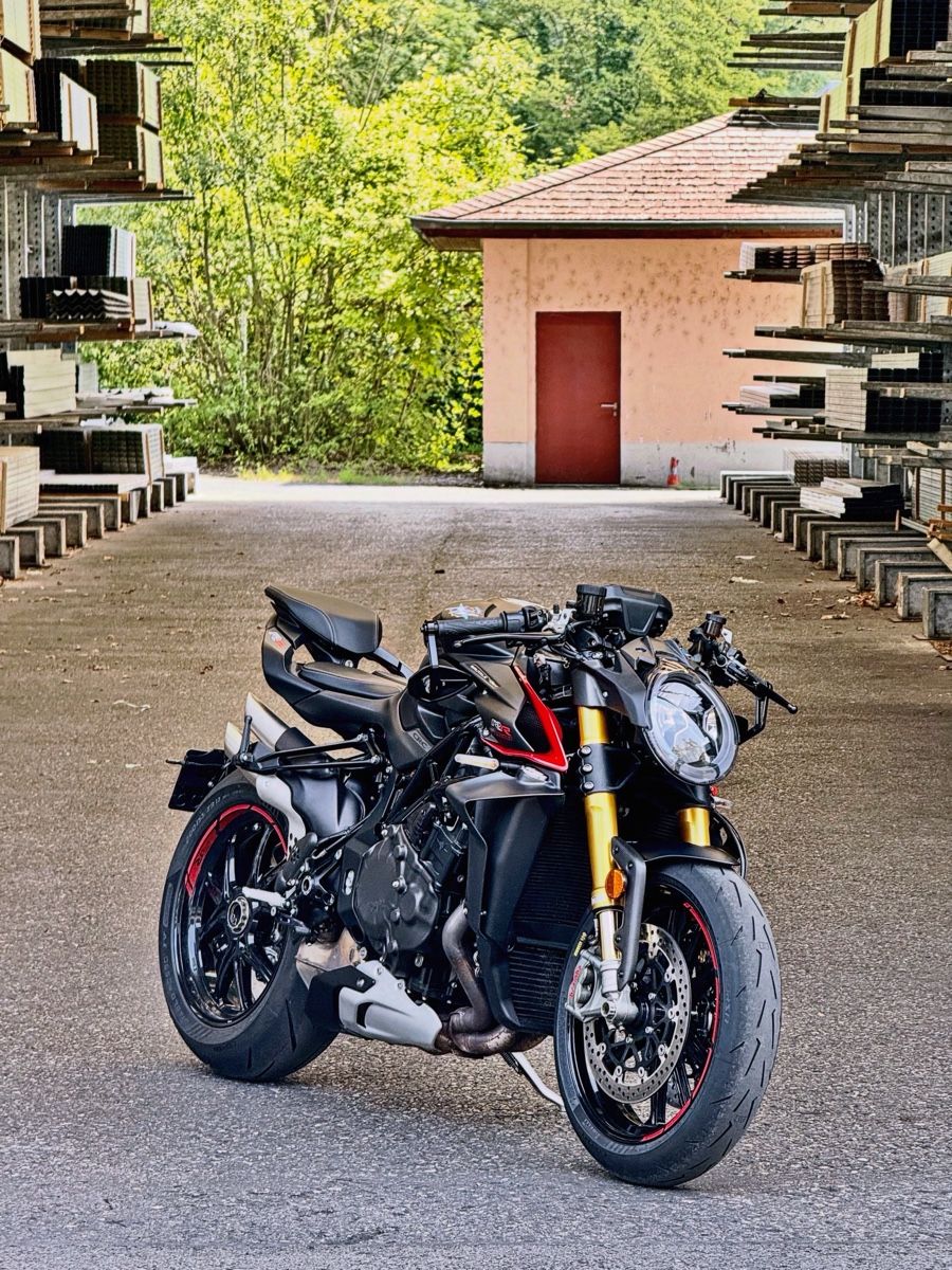MV Agusta Strada: MV Agusta Brutale 1000RR – Usato da Wildegg venduto da phaenomen 2