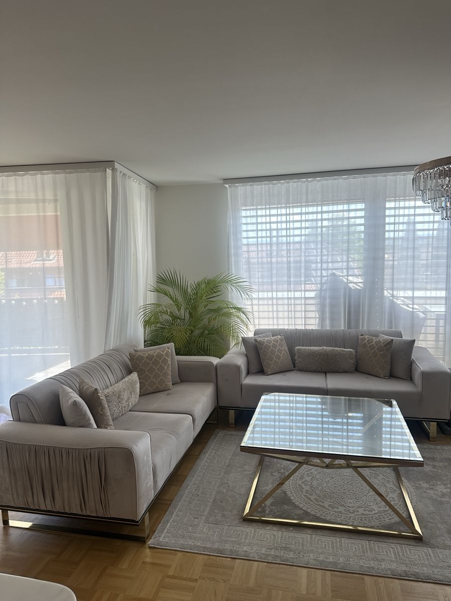 Sofas: Sofa (zweiteilig) – Gebraucht aus Allschwil von Smt58 1