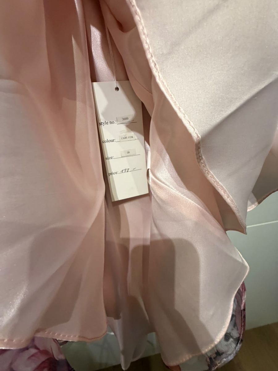 Kleider: Wunderschönes Cocktail-/Abendkleid in Rosa  – Gebraucht aus Hombrechtikon von nad_lz7c 2