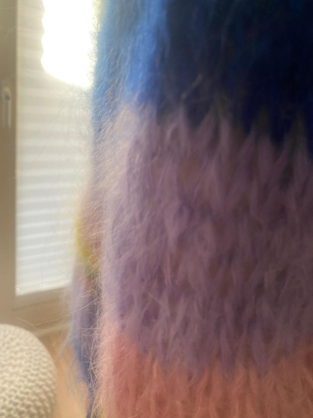 Maglioni & Felpe: Rainbow long Mohair Pulli V-Ausschnitt vorn oder hinten neu – Nuovo e nell'imballaggio originale da Lilienthal venduto da marie-bubble 5