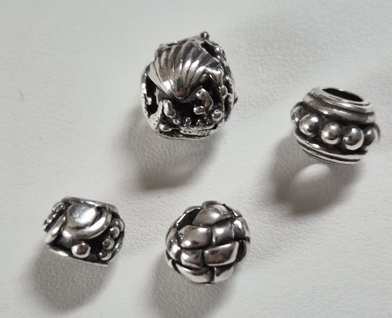 Ciondoli: 4 neue, tolle Charms TROLLBEADS – Nuovo (secondo la descrizione) da Eggersriet venduto da illy76