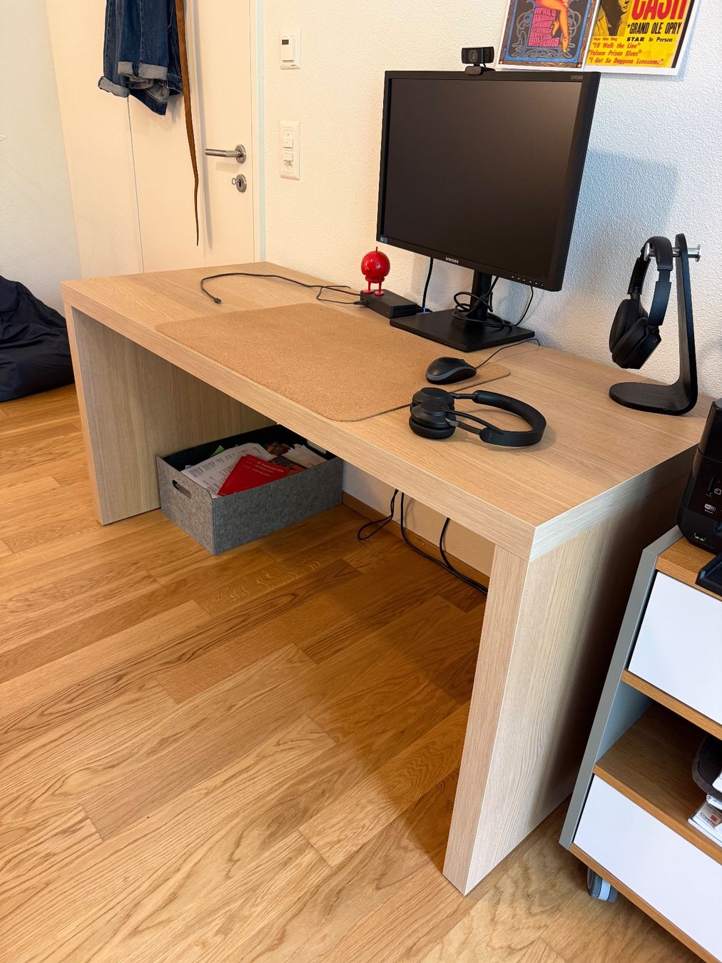 Bureaux: Schreibtisch "Malm" von IKEA in Eichenfurnier – D'occasion à Olten par Denis05