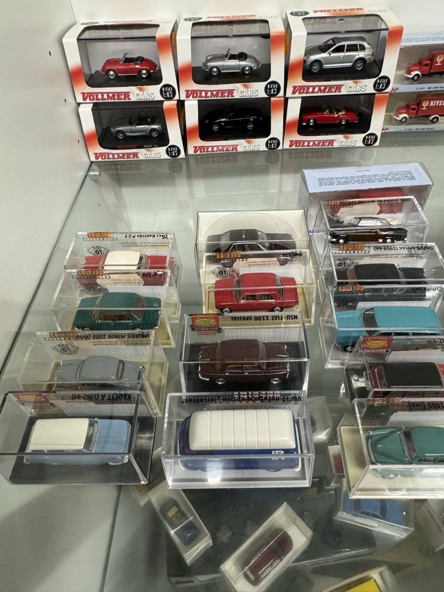 Kit di modellismo & Modellini statici: Brekina, Vollmer Modellautos – Nuovo e nell'imballaggio originale da Schnottwil venduto da stubi02 8