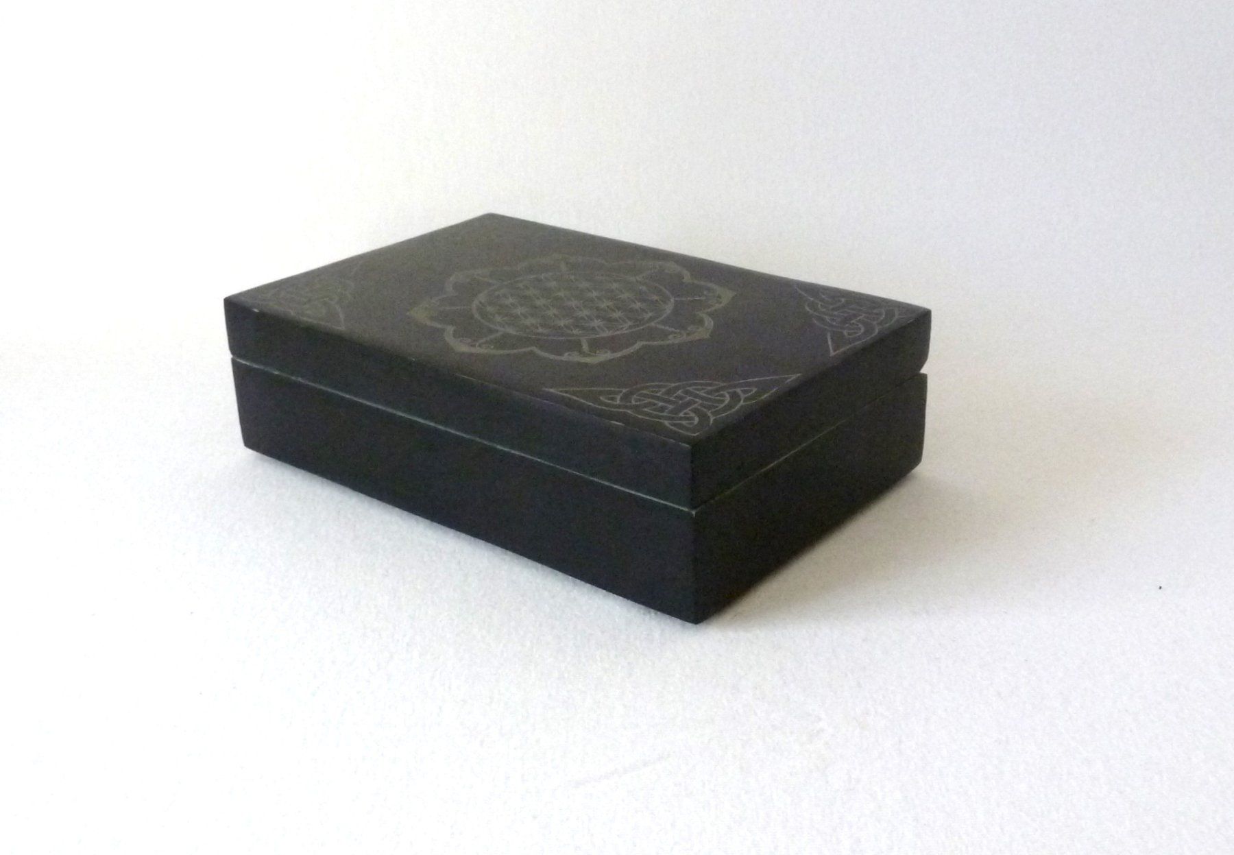 Schmuckkästen: Kartenbox - Blume des Lebens im Lotus – Neu und originalverpackt aus Mauren von Yeelen 1