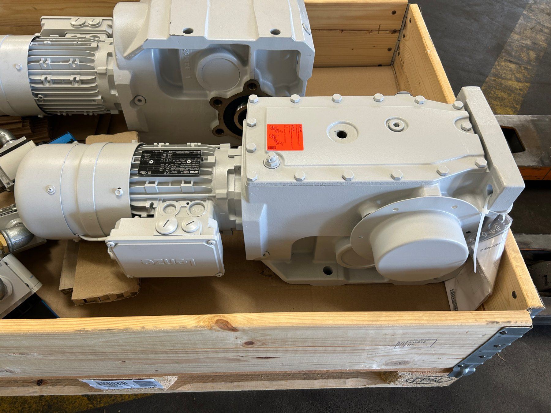 Motori: 2 Neue Elektro- Getriebemotore – Nuovo (secondo la descrizione) da Zofingen venduto da Maschinenfabrik 1