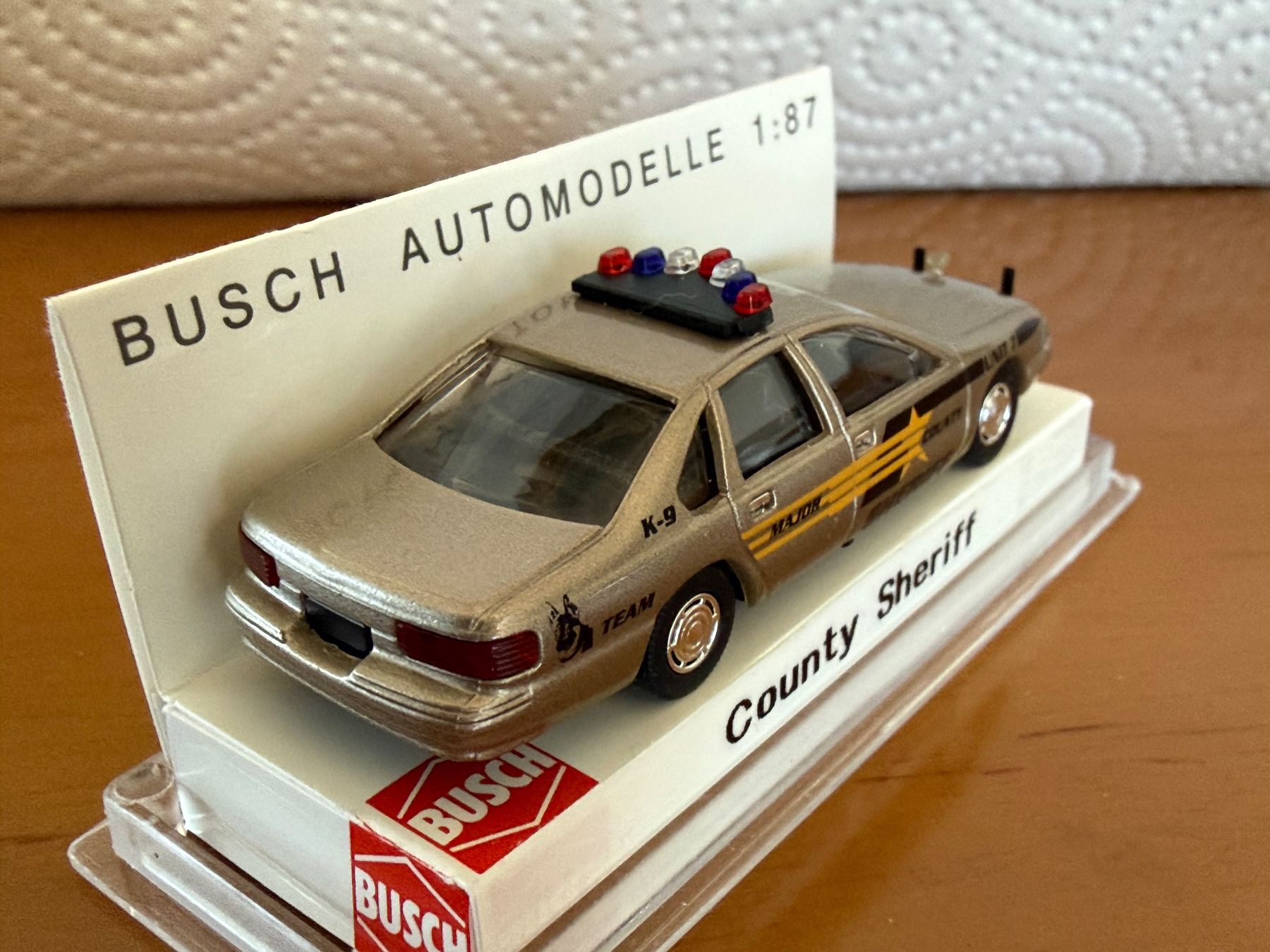Busch Modellini d'auto: Busch US County Shérif 1/87 – Nuovo e nell'imballaggio originale da Morrens VD venduto da YannD02 3