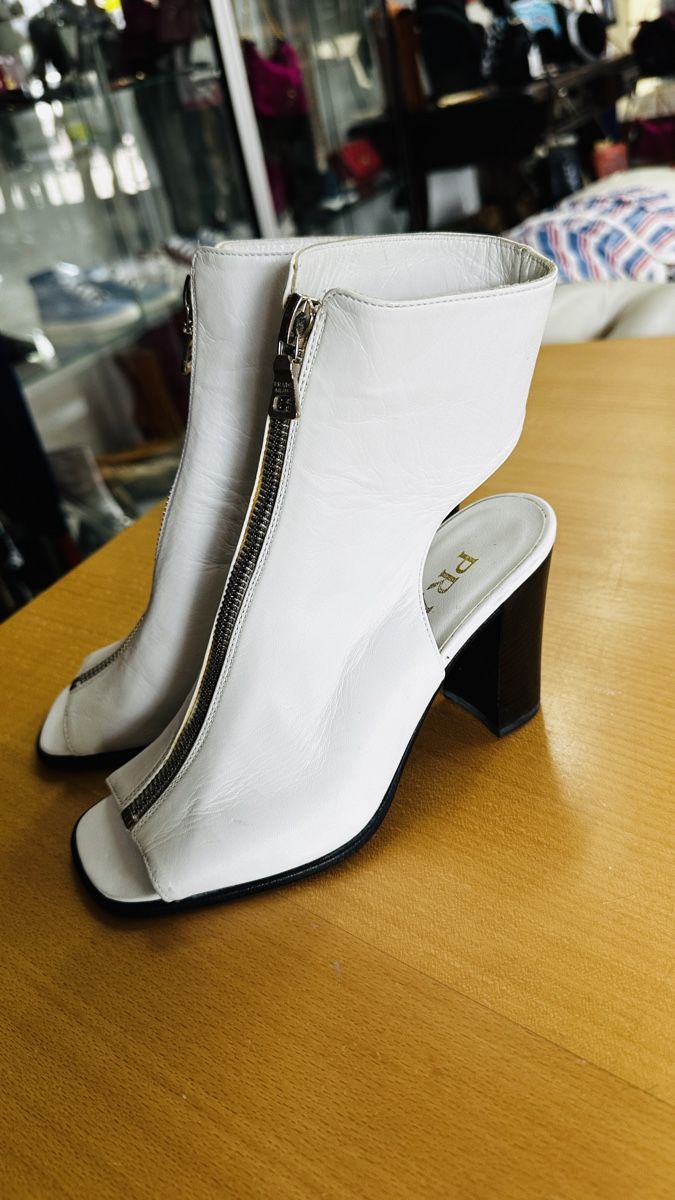 Scarpe da donna: Prada Schuhe – Nuovo (secondo la descrizione) da Lachen SZ venduto da HelvetiaLuxury 3