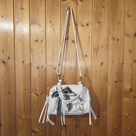 weisse handtasche von bershka