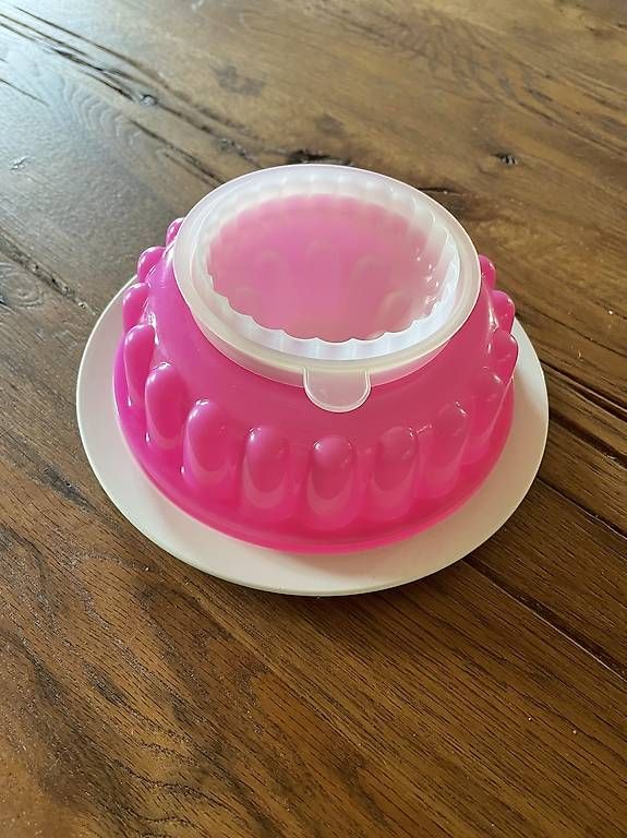 Contenitori & Simili: Tupperware Puddingform Pink, NEU – Nuovo e nell'imballaggio originale da Künten venduto da Gubapri