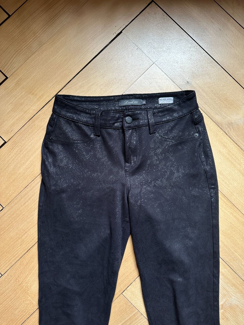 Pantaloni: LEVEL 99 - Animal Print Hose schwarz W26 – Usato da Zürich venduto da Diazaio 1