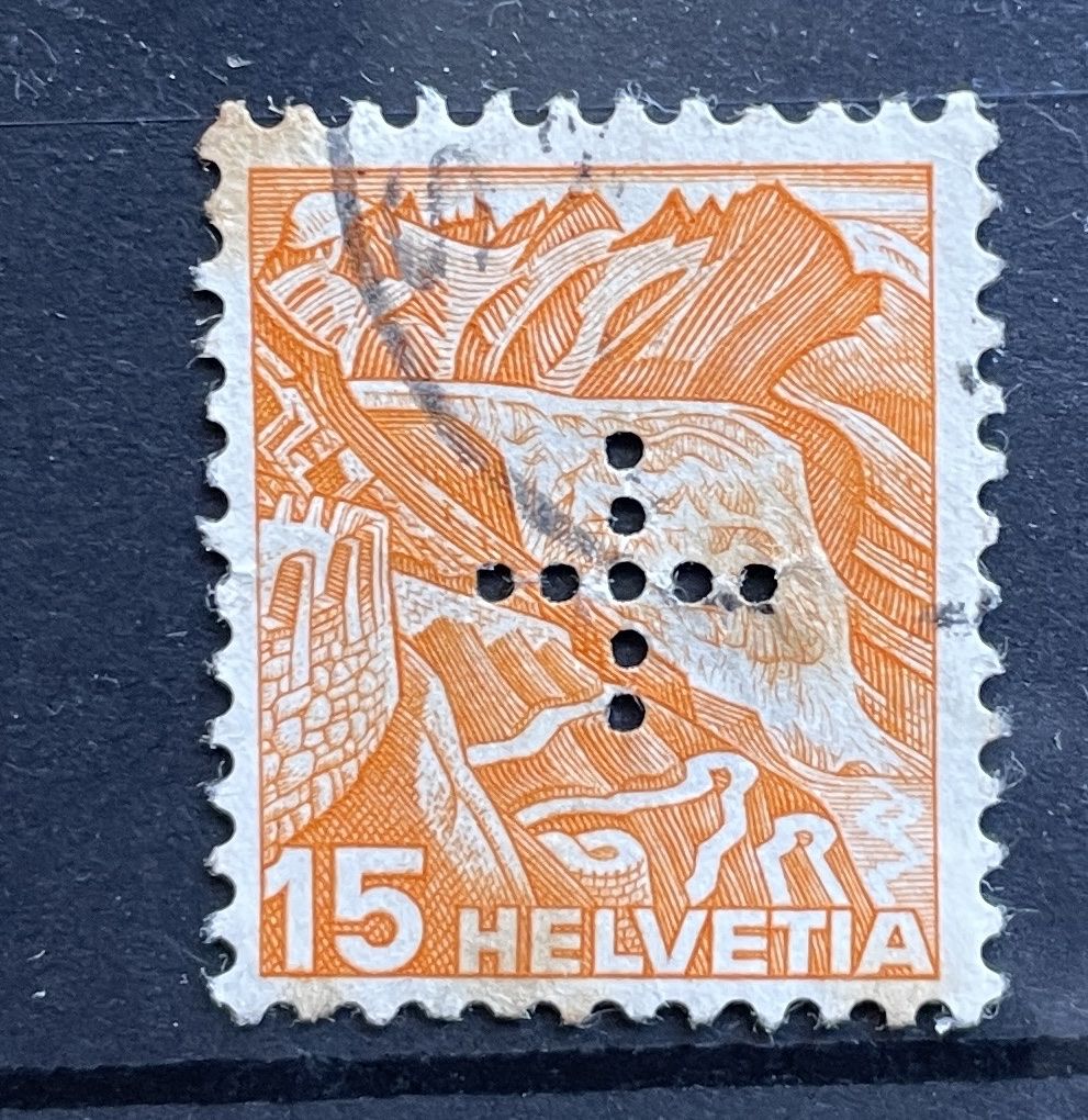 Tutti i francobolli: Dienstmarke 22y mit eingelochtem Kreuz – Usato da Zug venduto da gip41