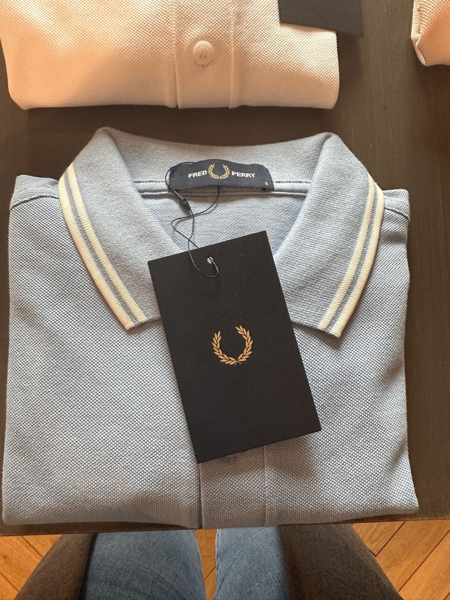 Fred Perry Magliette Polo: Fred Perry Poloshirt NEU Grösse S – Nuovo e nell'imballaggio originale da Olten venduto da threebumblebee 1