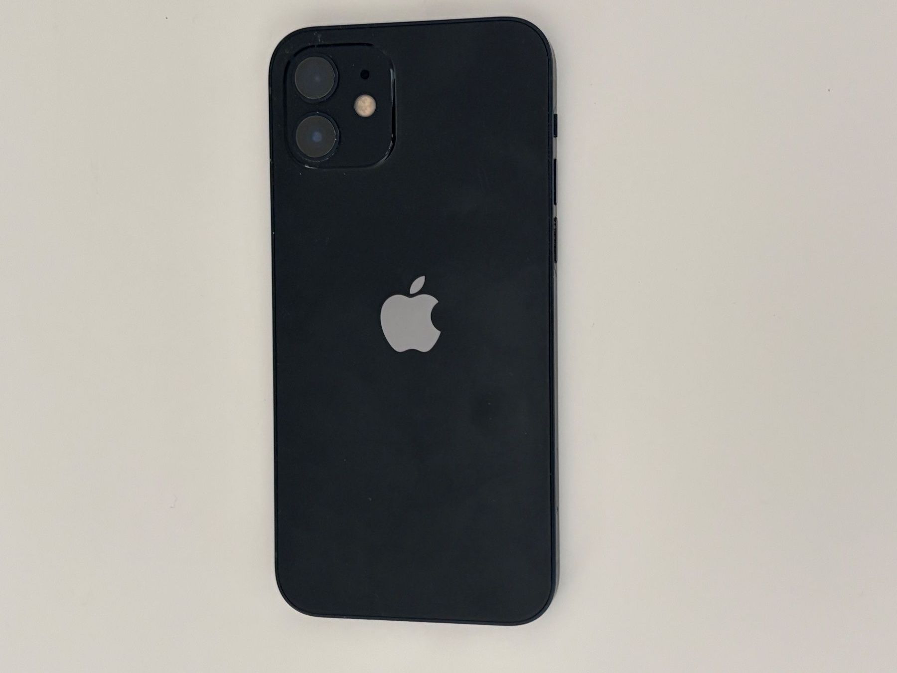 Apple Telefoni cellulari / Smartphones: iPhone 12 128 GB schwarz – Usato da Stäfa venduto da riccardinho 2