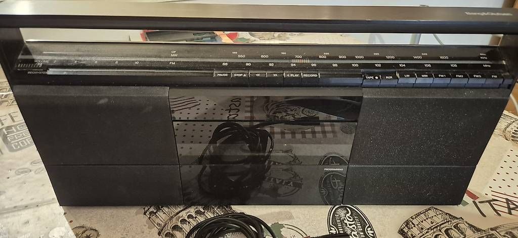 Radio: Bang & Olufsen – Usato da Genève venduto da Bayoushi