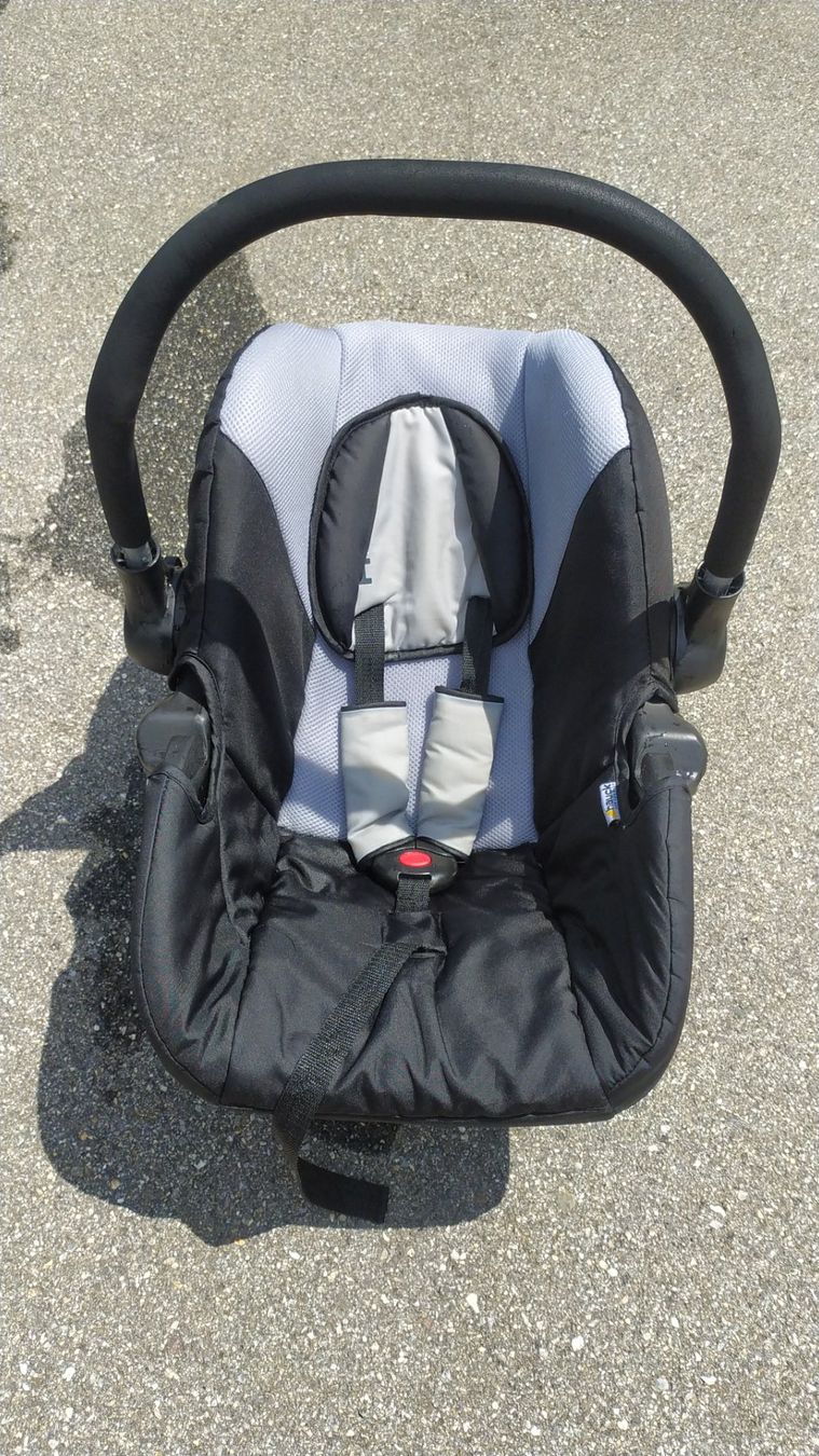 Maxi-Cosi Auto-Kindersitze: Maxi Cosi/ Baby – Gebraucht aus Flims Dorf von ali_8n8q 1