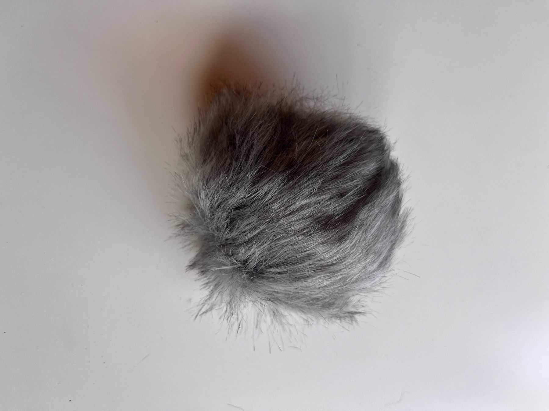 Laine: Kunstfell Pompon Pro Lana – Neuf avec emballage d'origine à Büsserach par bor_s88m 1