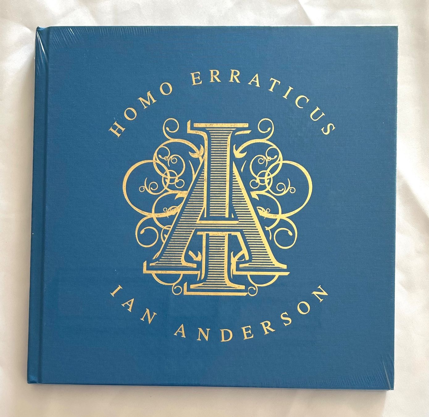 CD: Ian Anderson - Homo Erraticus / CD+DVD+Buch Box Set, OVP – Nuovo e nell'imballaggio originale da Schaffhausen venduto da Mond689