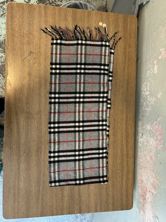 Burberry Schal kariert grau