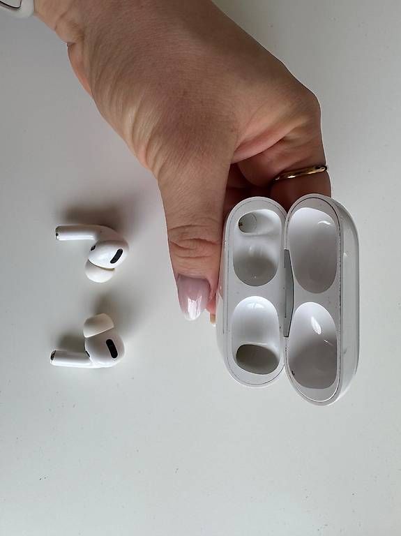 Apple Cuffie: Apple AirPods Pro  Original inkl. Ladecase – Usato da Reinach BL venduto da joh_8mhf 4