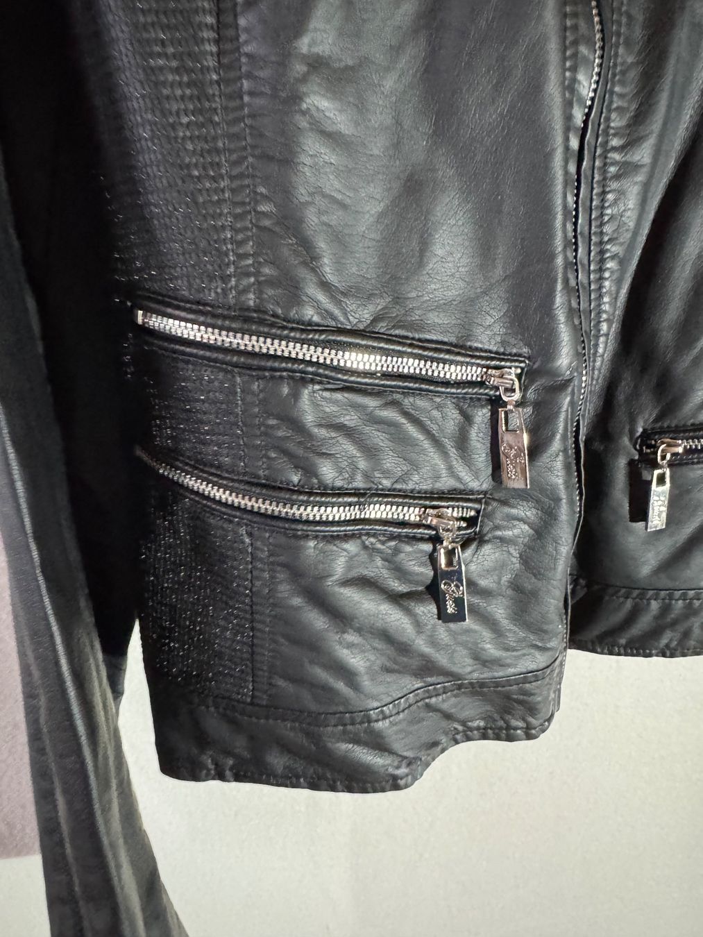 Guess Giacche: schwarze Kunstlederjacke von Guess Gr. L – Nuovo (secondo la descrizione) da Grosswangen venduto da second_hand_dress 5
