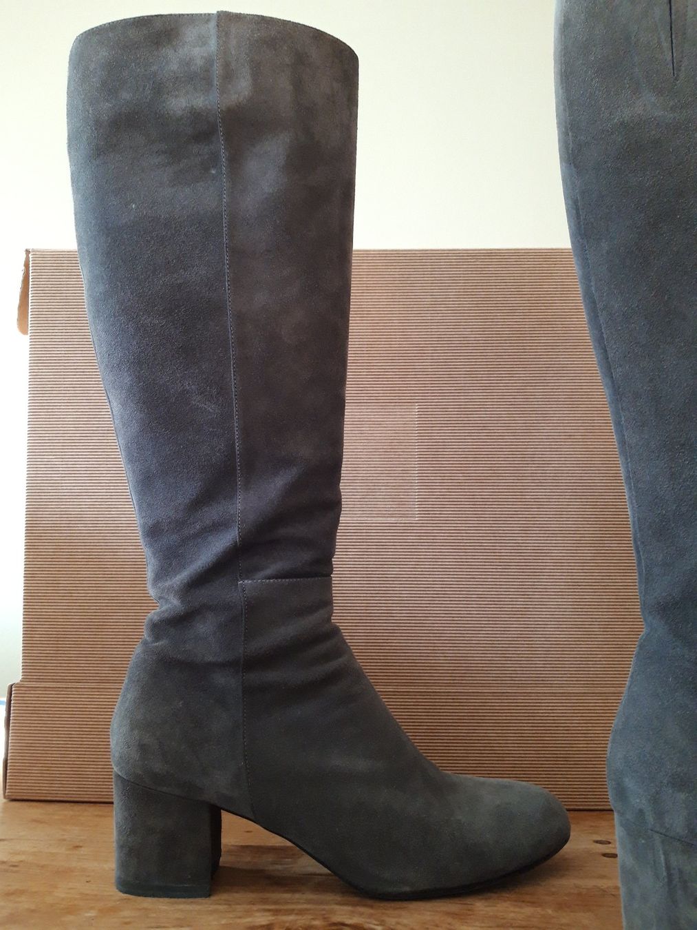 Scarpe da donna: Wildlederstiefel – Usato da Oberburg venduto da Briga23
