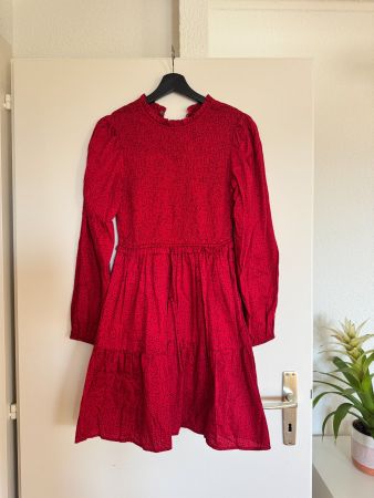Robe d'été rouge GAP à motifs coeurs,