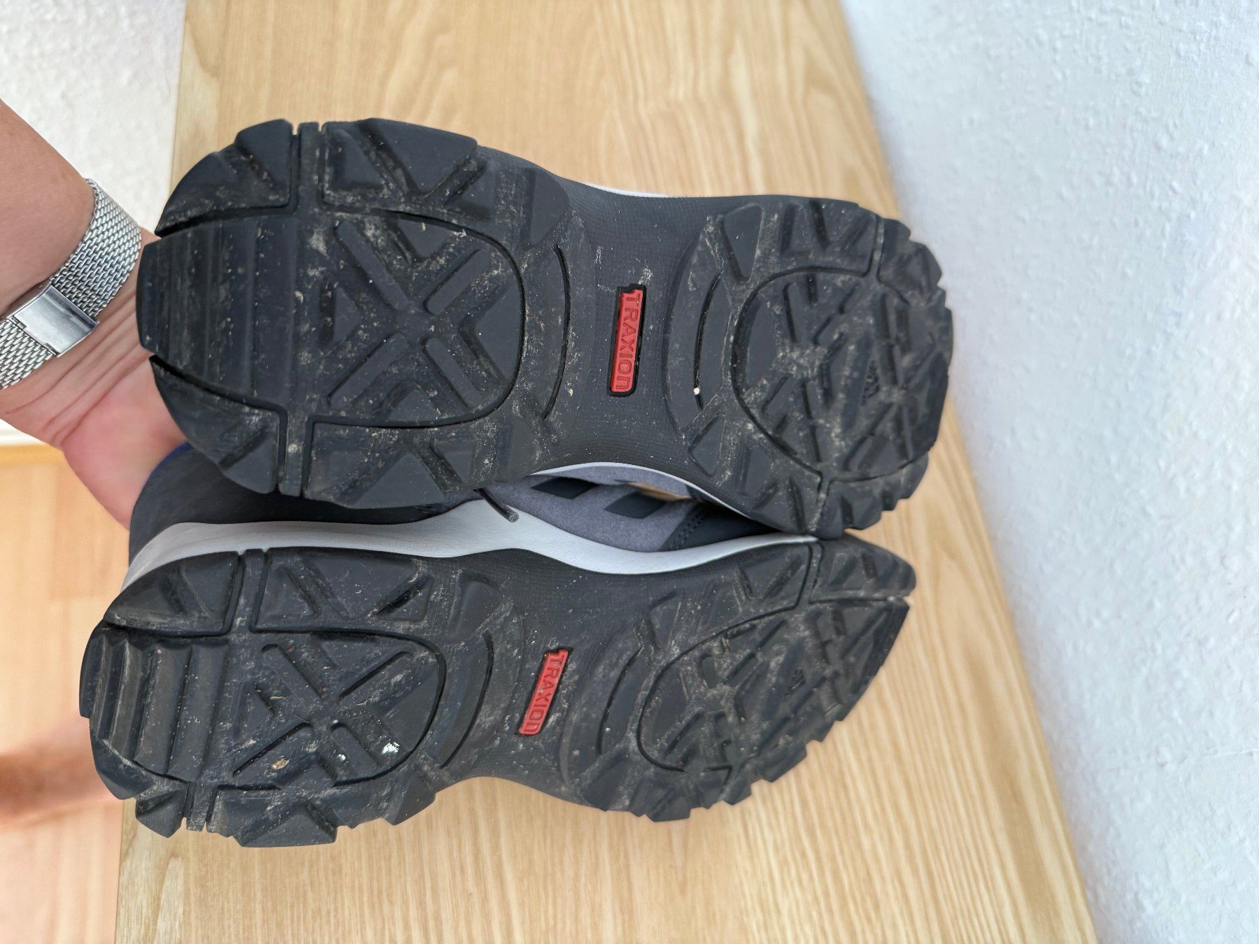 Adidas Scarpe da donna: Adidas Terrex Schuhe Gr. 39.5 – Usato da Kirchdorf AG venduto da coco123 7