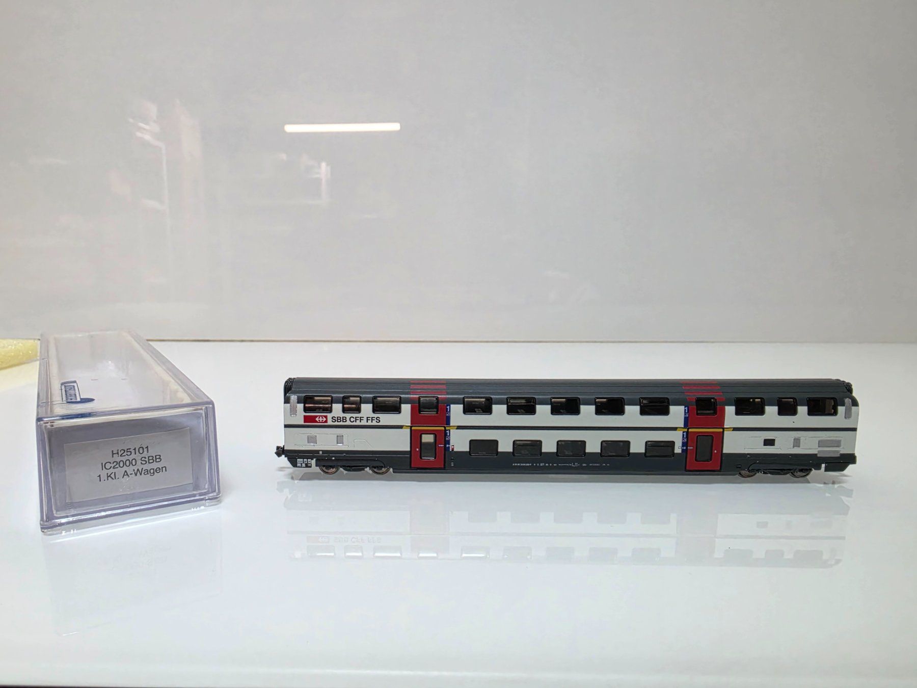 Hobbytrain Modellini di ferrovie: Hobbytrain SBB IC2000 1. Kl H25101 – Nuovo e nell'imballaggio originale da Neuenhof venduto da ludovicco