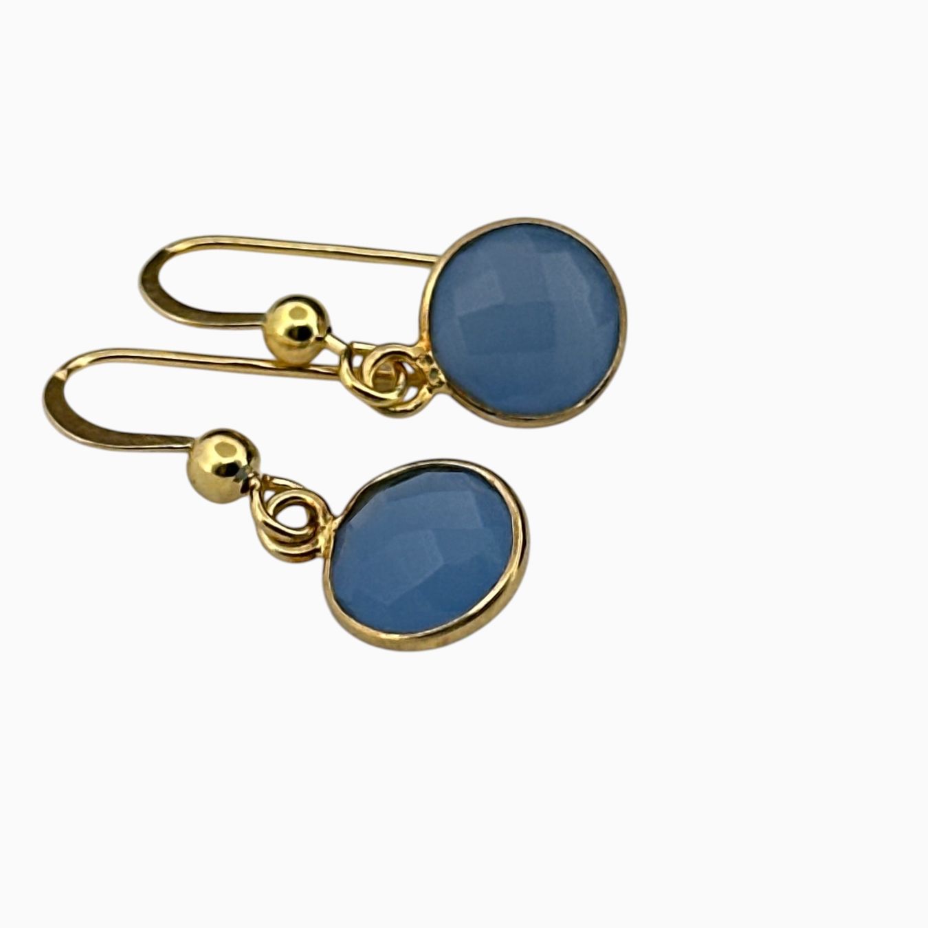 Olga Ribler Boucles d'oreille: Silberohrringe mit blauen Chalcedon – Neuf (Voir description) à Luzern par MonikaS03 1