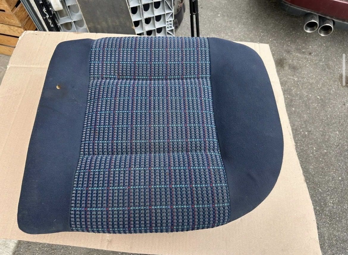 Volkswagen Tutti pezzi di ricambio auto: Sièges / banquette VW vento – Usato da Muraz (Collombey) venduto da Wolfdog1978 6