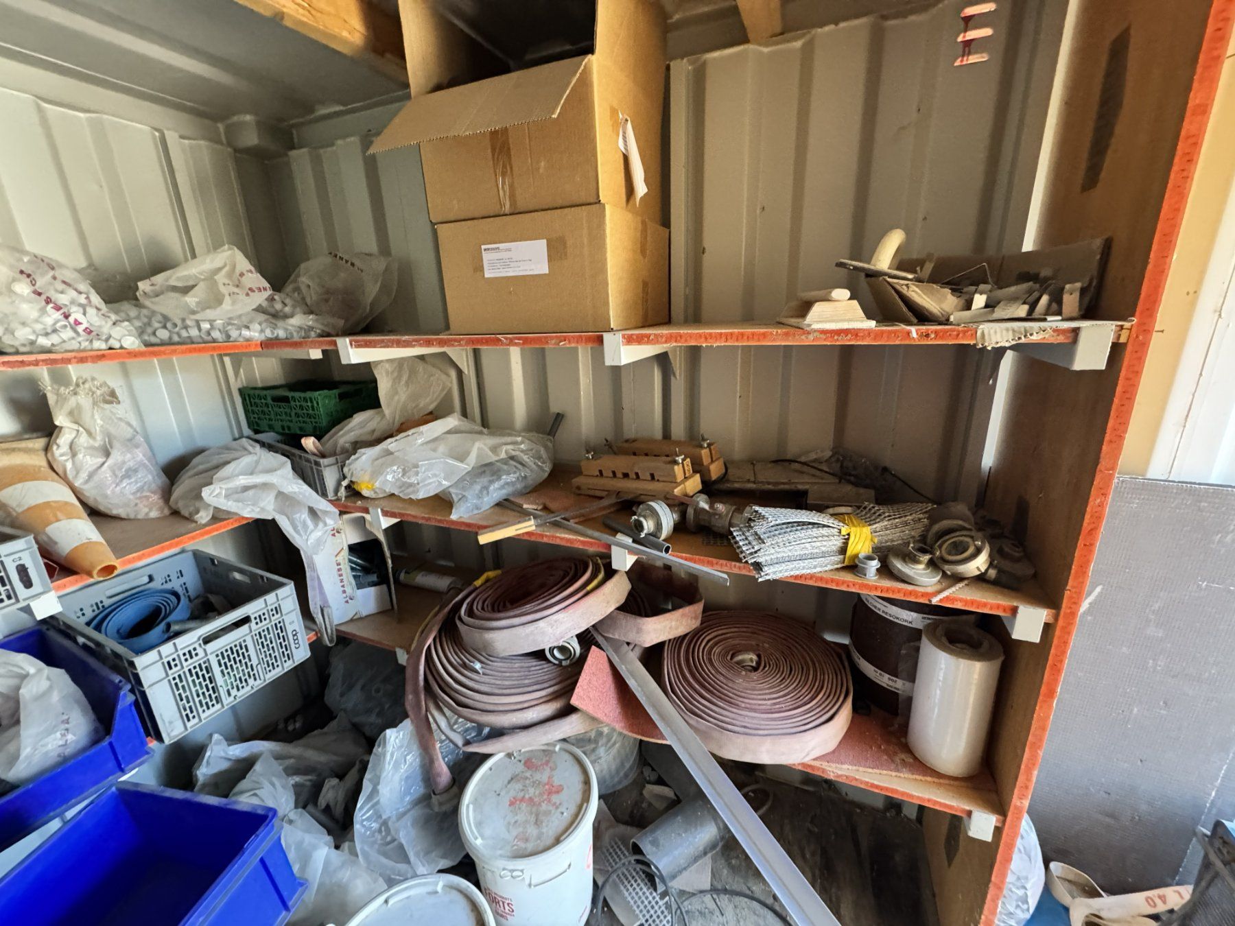 Contenitori edile: Materialbaracke gross inkl. Inhalt – Usato da Hunzenschwil venduto da Zubler_AG_5502 4