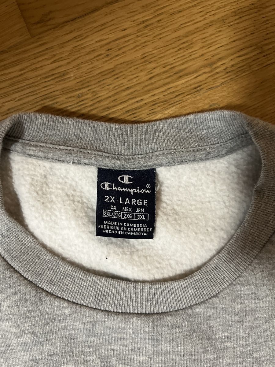Champion Pullover & Sweatshirts: Champion Sweatshirt – Gebraucht aus Sarnen von flo_25mp 2