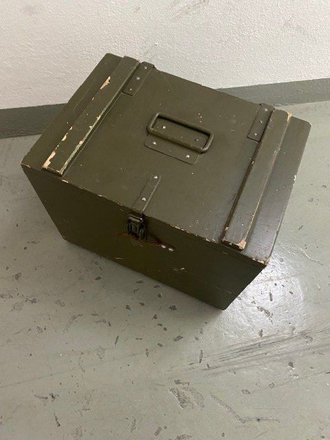 Attrezzatura & Pezzi di ricambio: MILITÄRKISTE   CH ARMEE – Usato da Chur venduto da silbermon 8