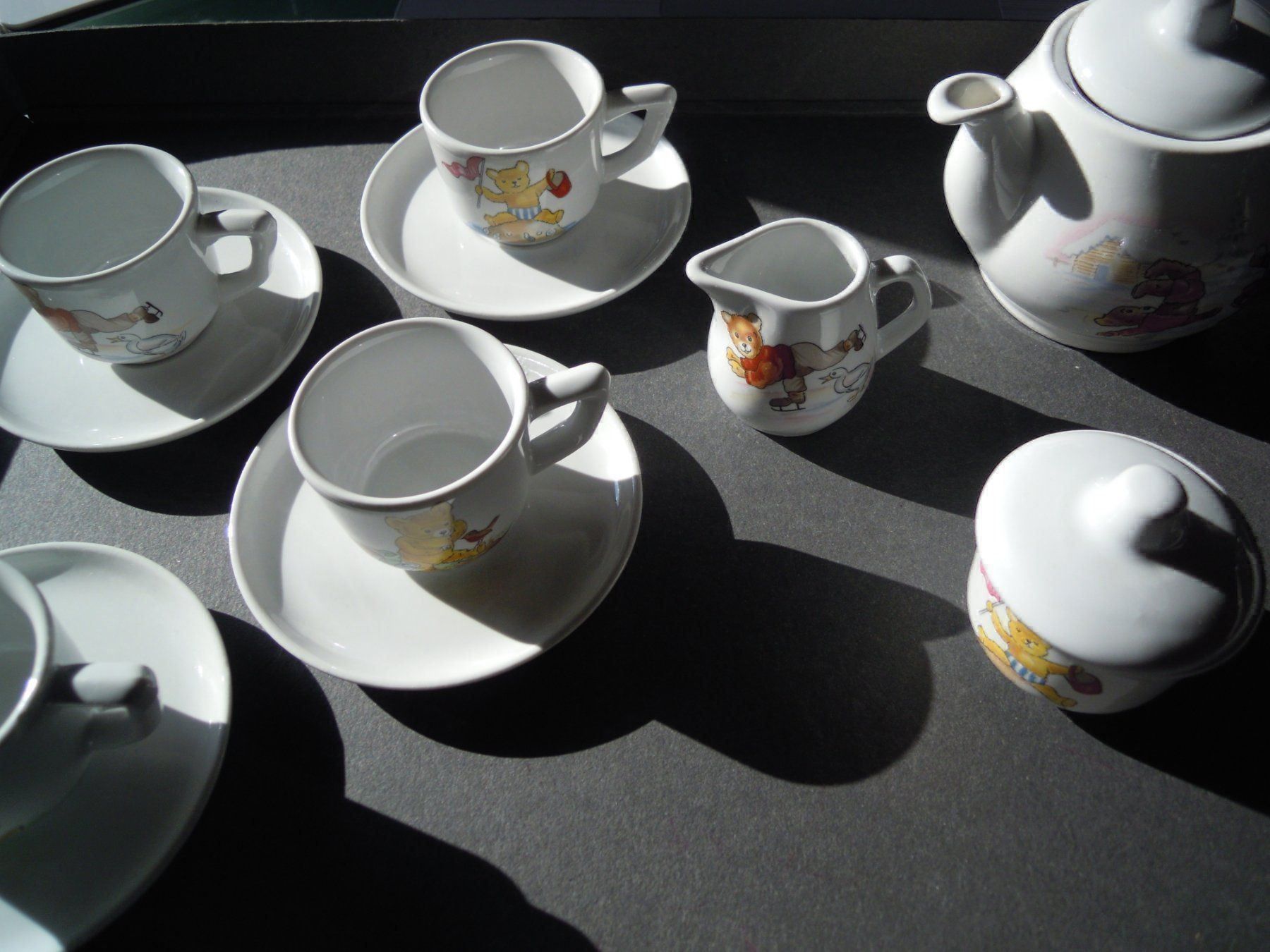 Jouets: Kinder Kaffee Set – D'occasion à Muri b. Bern par Salobre