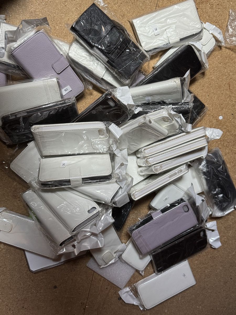 Covers & Schutzfolien: Restposten 9 iphone etui – Neu und originalverpackt aus winterthur von ds09061 1