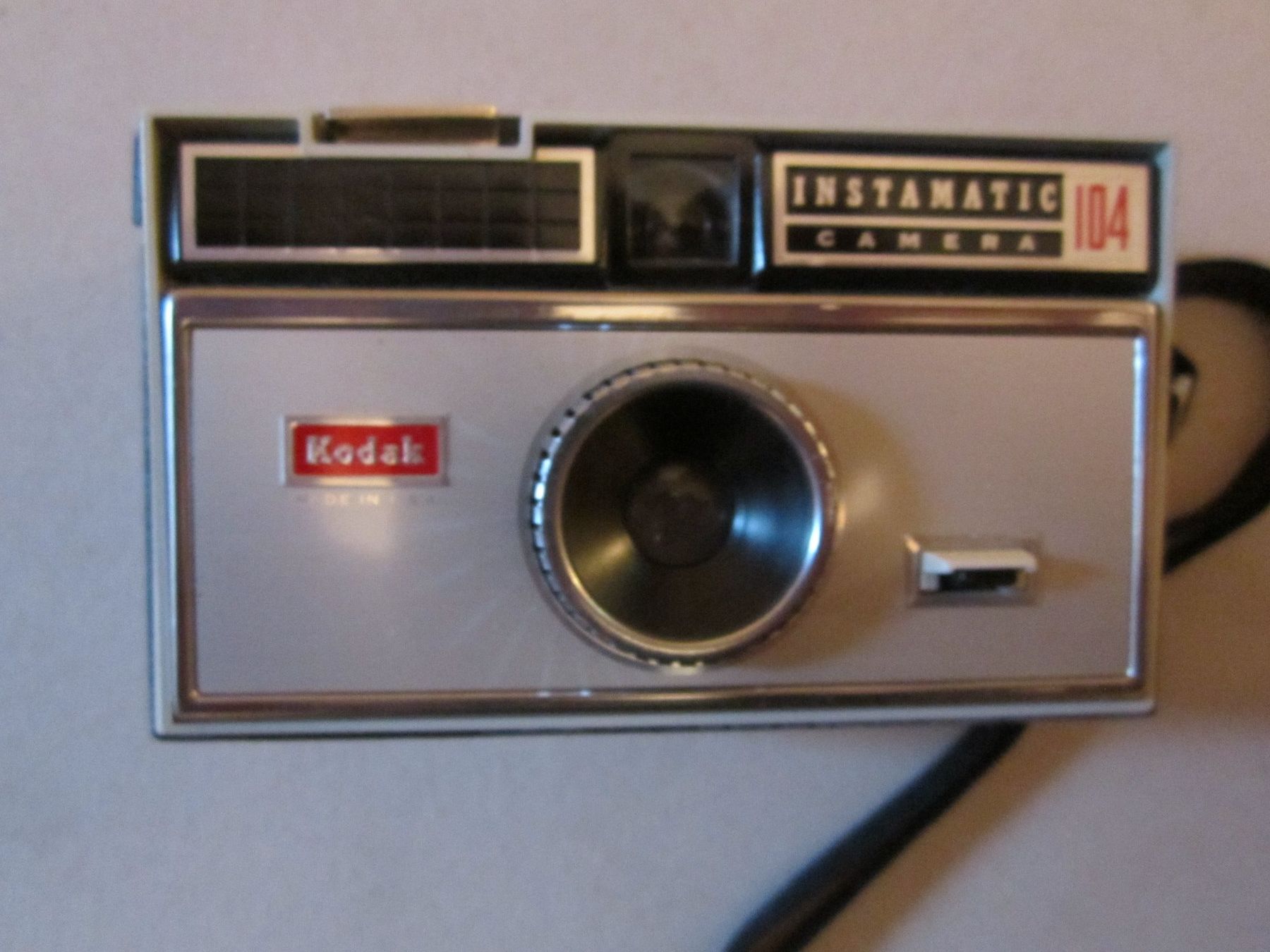 Kodak Fotocamera: Kodak Kamera Instamatic 104 – Usato da Zuchwil venduto da Bobi11 4