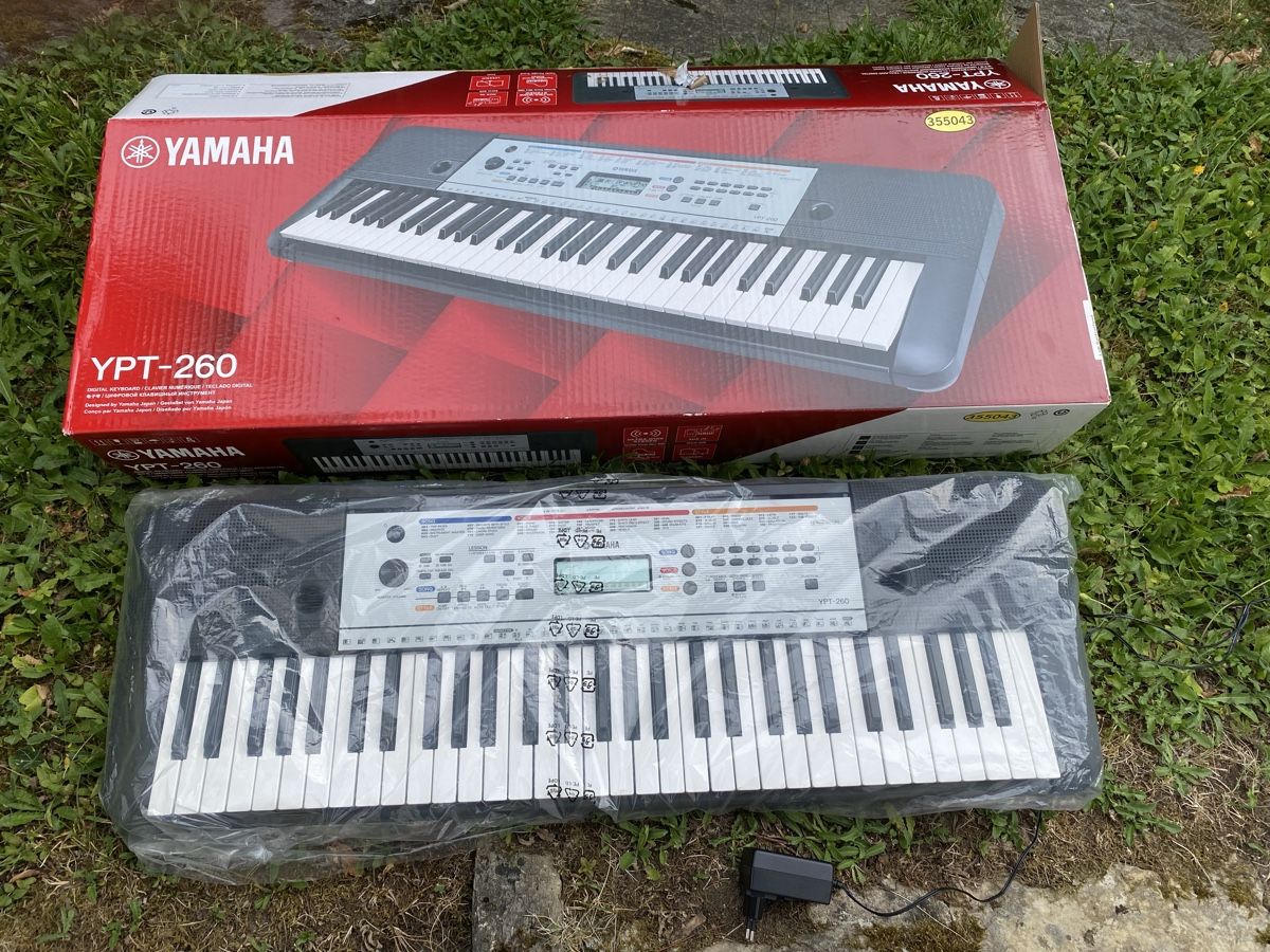 Yamaha Strumenti musicali: Keyboard Yamaha YPT-260  – Usato da Wabern venduto da Jo.le