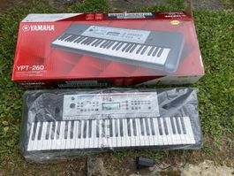 Keyboard Yamaha YPT-260 